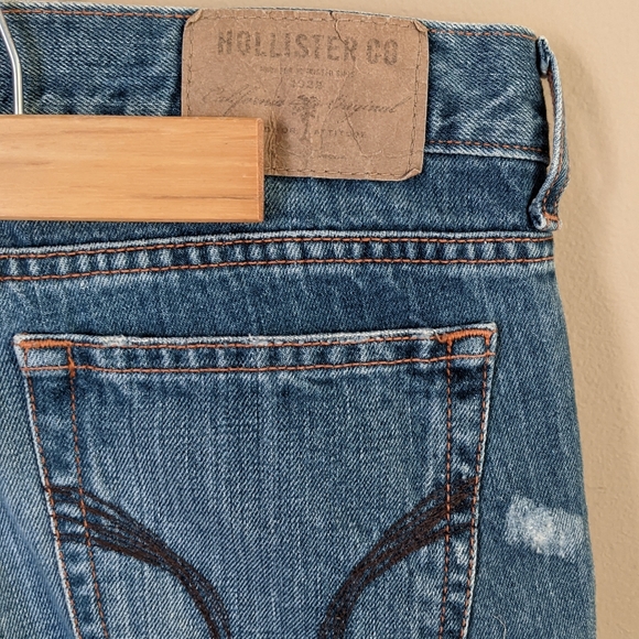 Hollister Red Tag Frayed 4- Button Short - Picture 5 of 5
